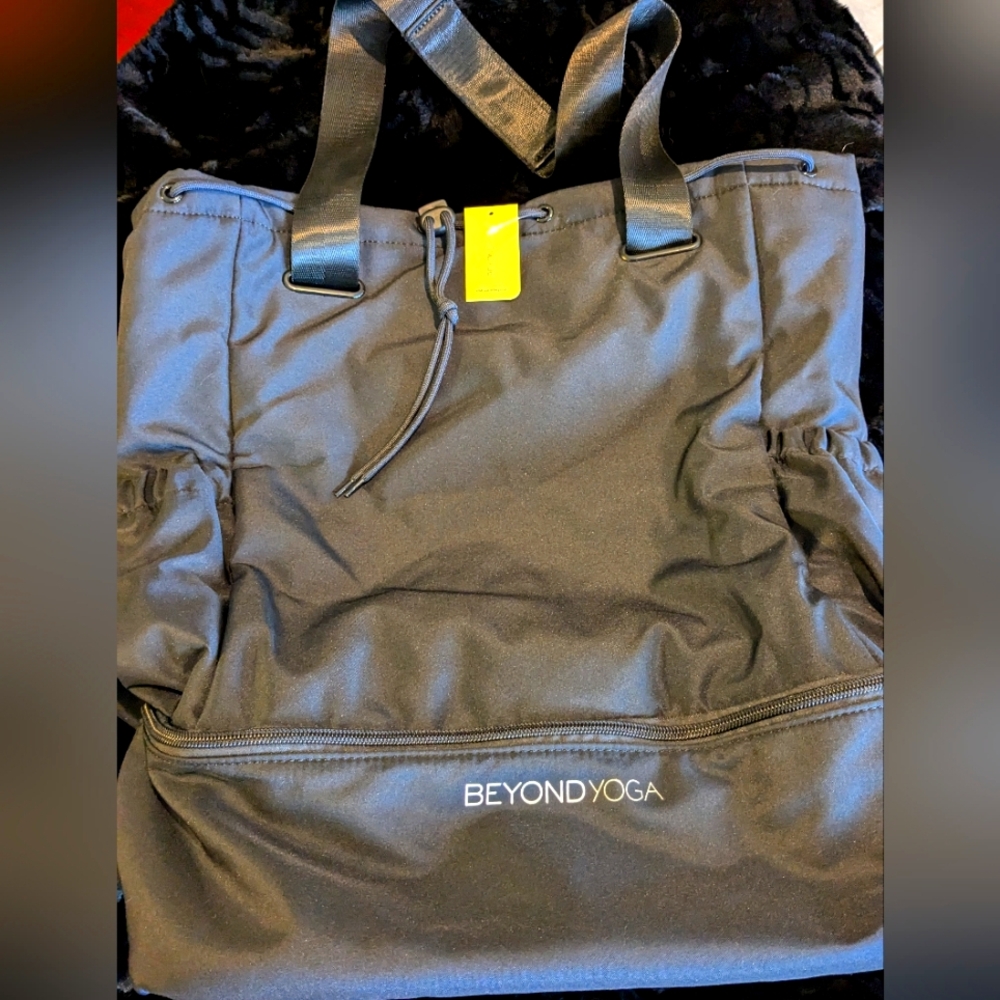 NWT Beyond Yoga Convertible Gym Bag